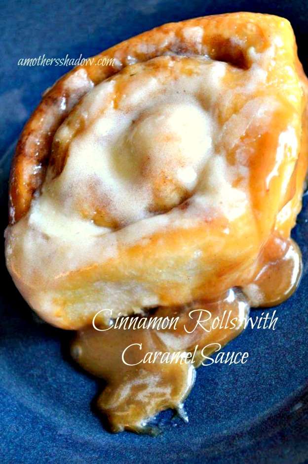 EASY Cinnamon Rolls with Caramel Sauce